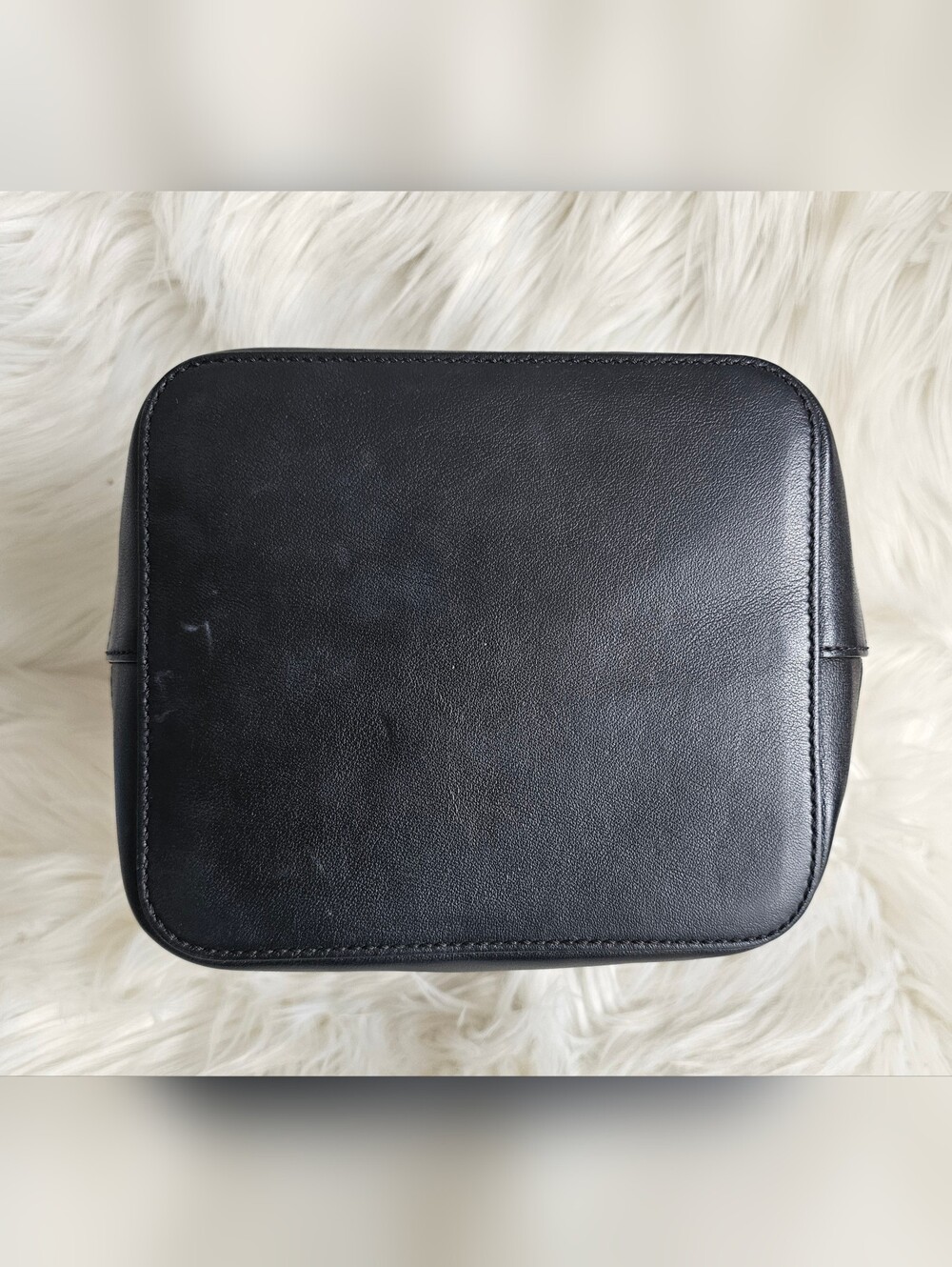 🖤 Fendi Bucket Bag 🖤 - Picture 6 of 15